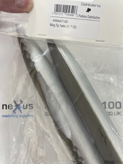 Arrows Hobby Wing Tip Tanks (for T-33) ARRAT105