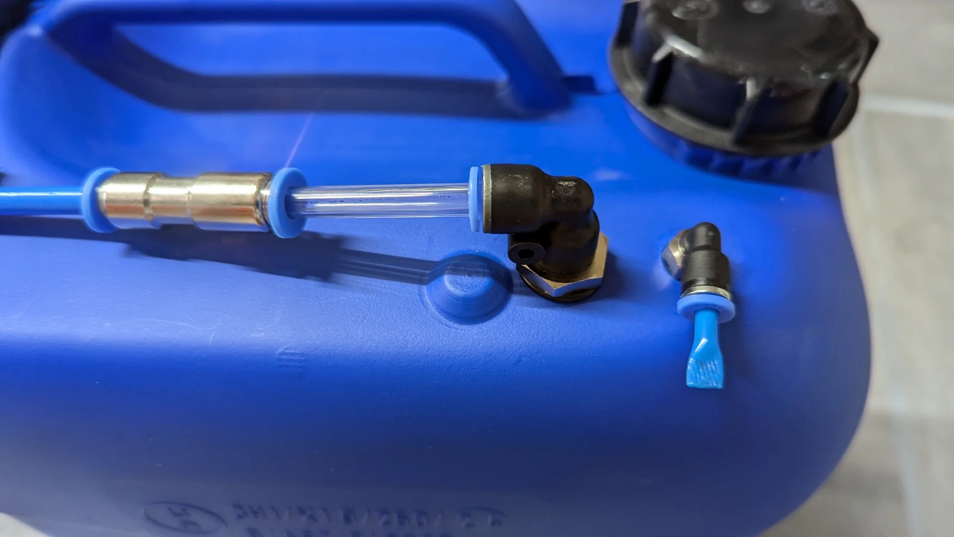Assembled Fuel Can For EL Fuel Station from Smoke Systems 23L - Image 3