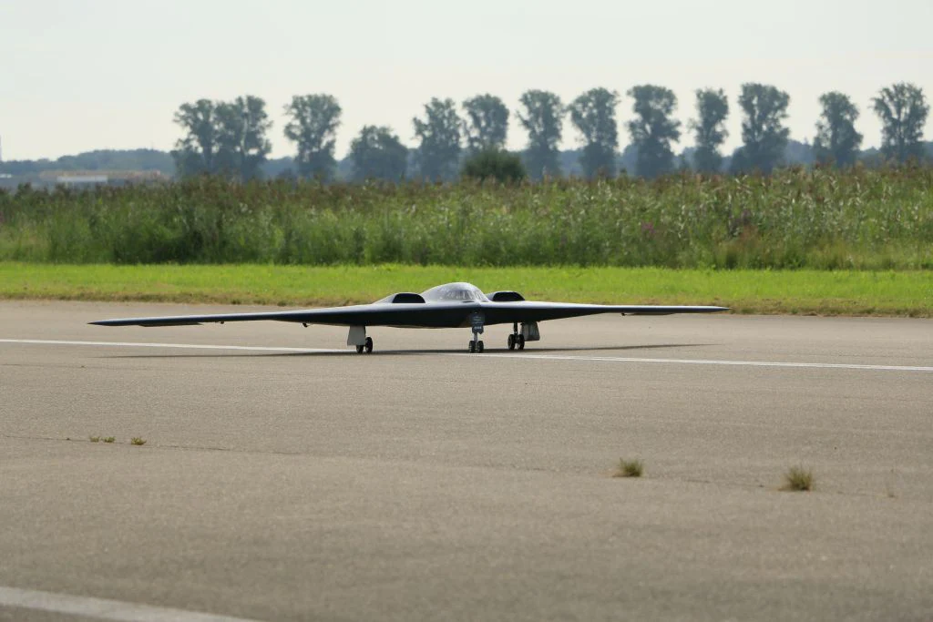 CARF B-2 Spirit 451000 - Image 11