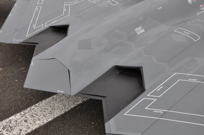 CARF B-2 Spirit 451000 - Image 8