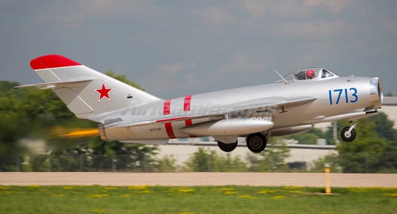 CARF MiG-17 231000 - Image 12