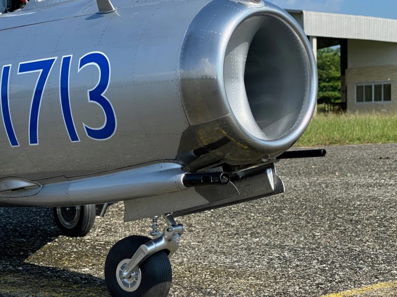 CARF MiG-17 231000 - Image 6