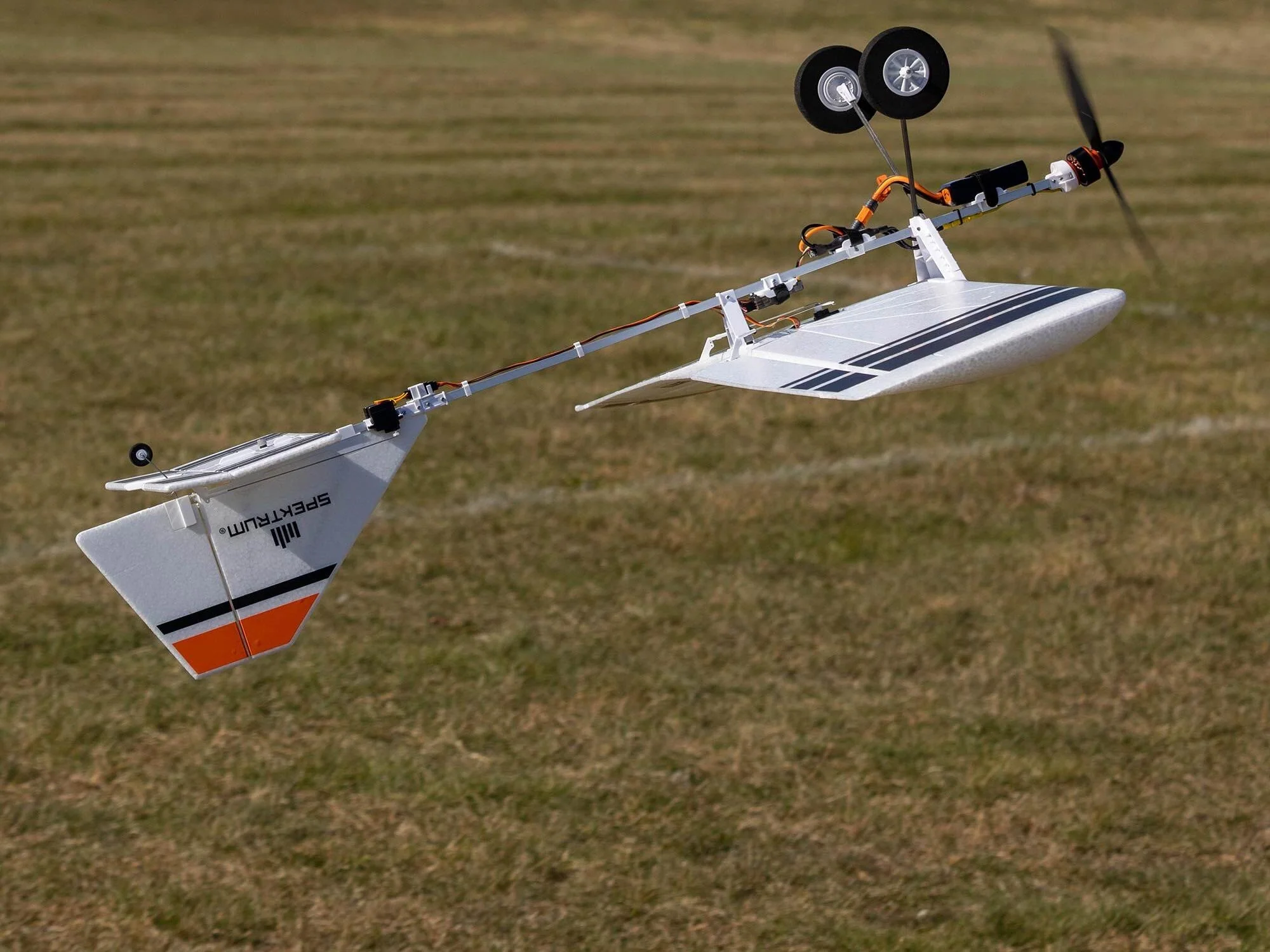 E-Flite Slow Ultra Stick 1.2m BNF Basic with AS3X and SAFE Select EFL0350 - Image 7