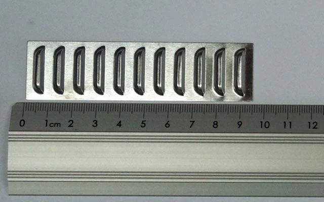 Emcotec Ventilation Louvres 95x25mm (2 pcs.) KR70018 - Image 3