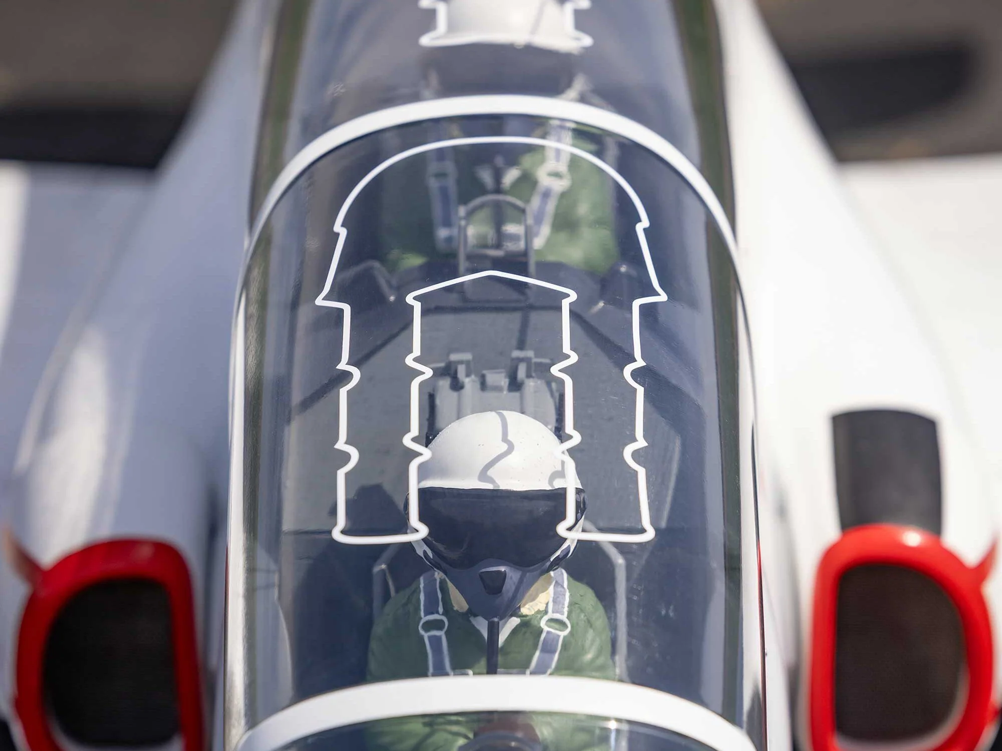 Hangar 9 Hawk/T-45 140-160N Turbine Jet ARF HAN13750 - Image 15