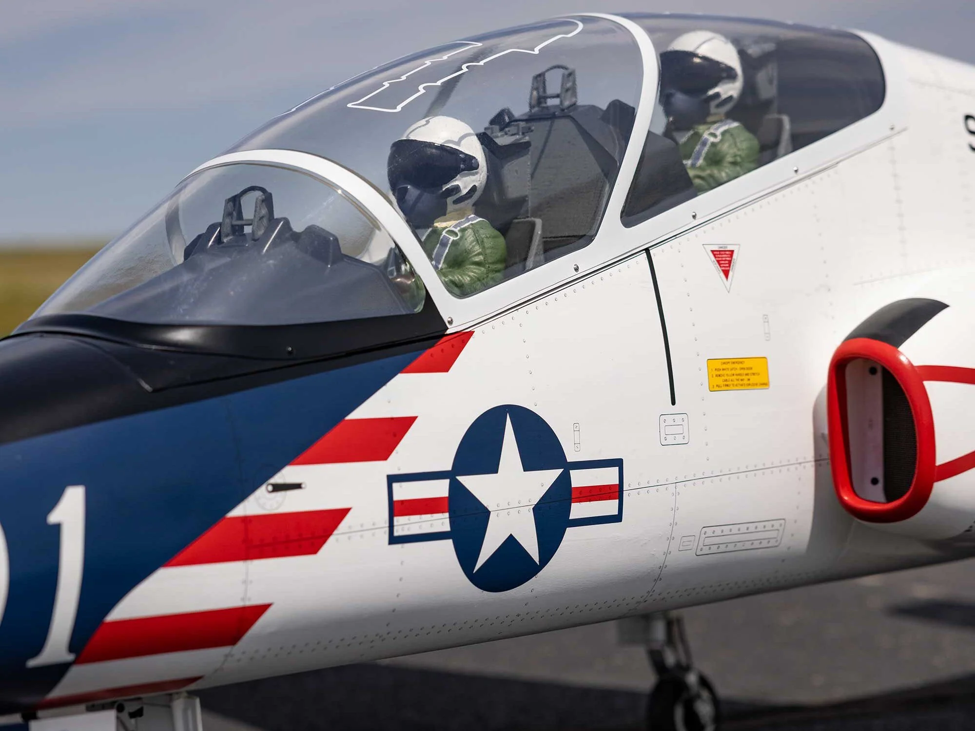 Hangar 9 Hawk/T-45 140-160N Turbine Jet ARF HAN13750 - Image 16