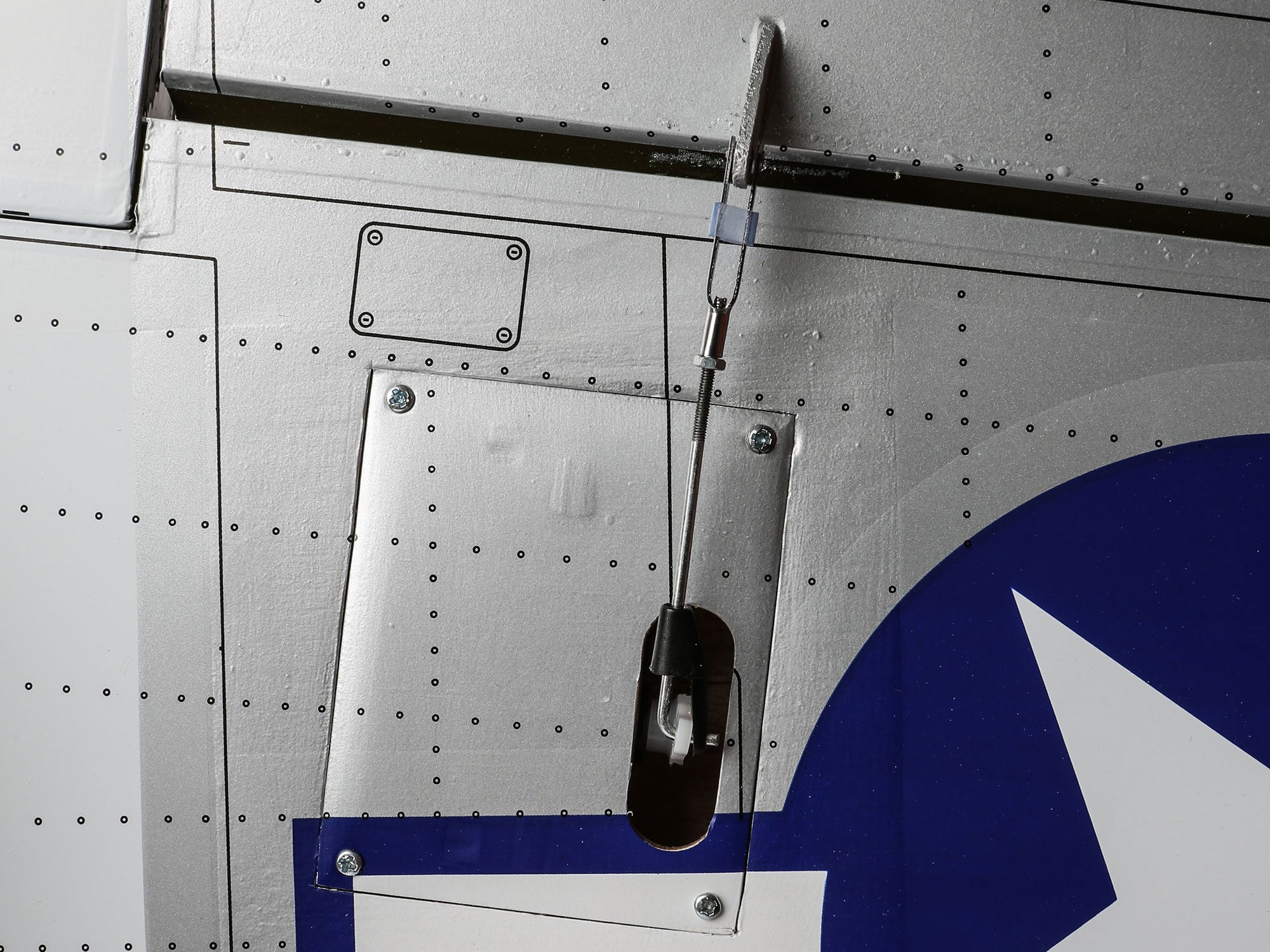 Hangar 9 P-51D Mustang 20cc ARF 69.5" HAN2820B - Image 9