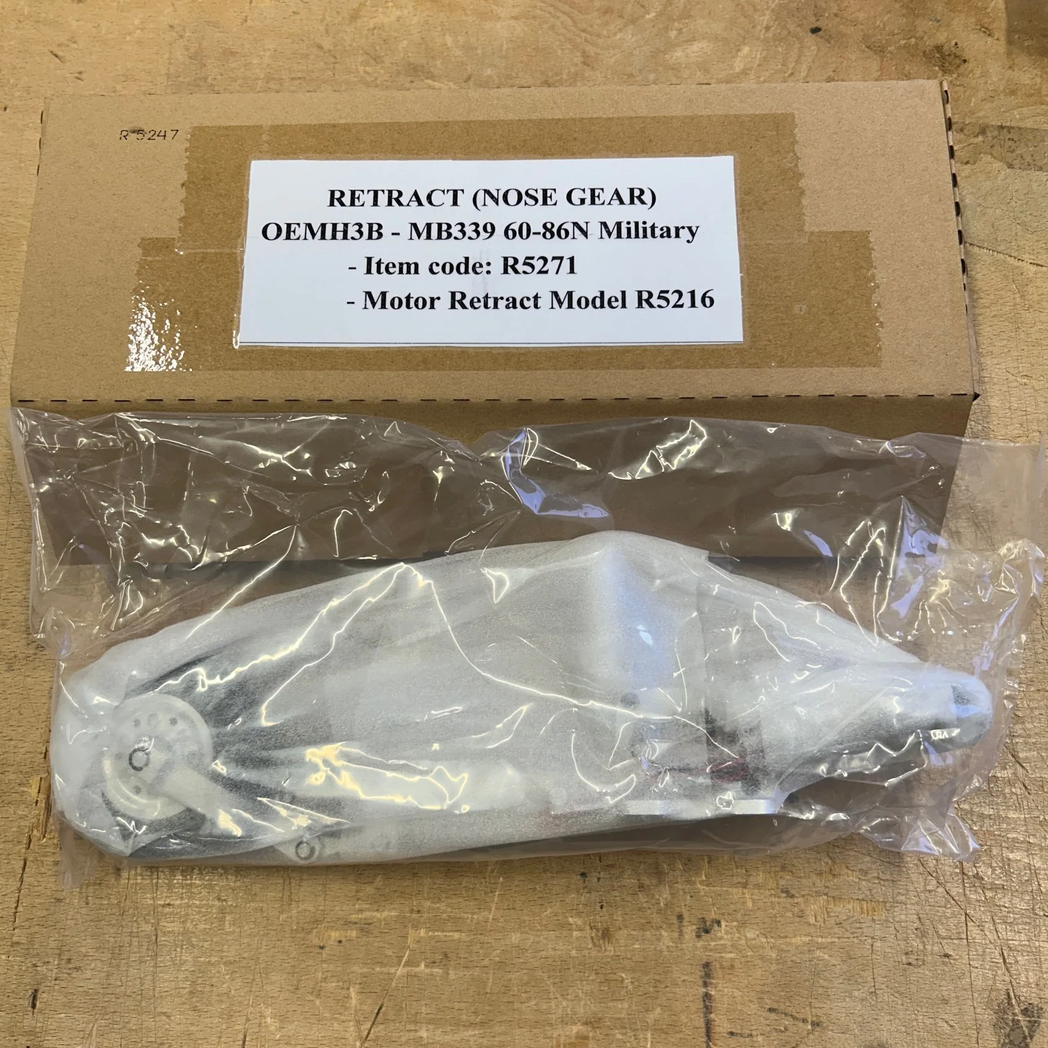 Hangar 9 Retract Set: Aermacchi MB-339 60-85N; Military HAN339029 - Image 3