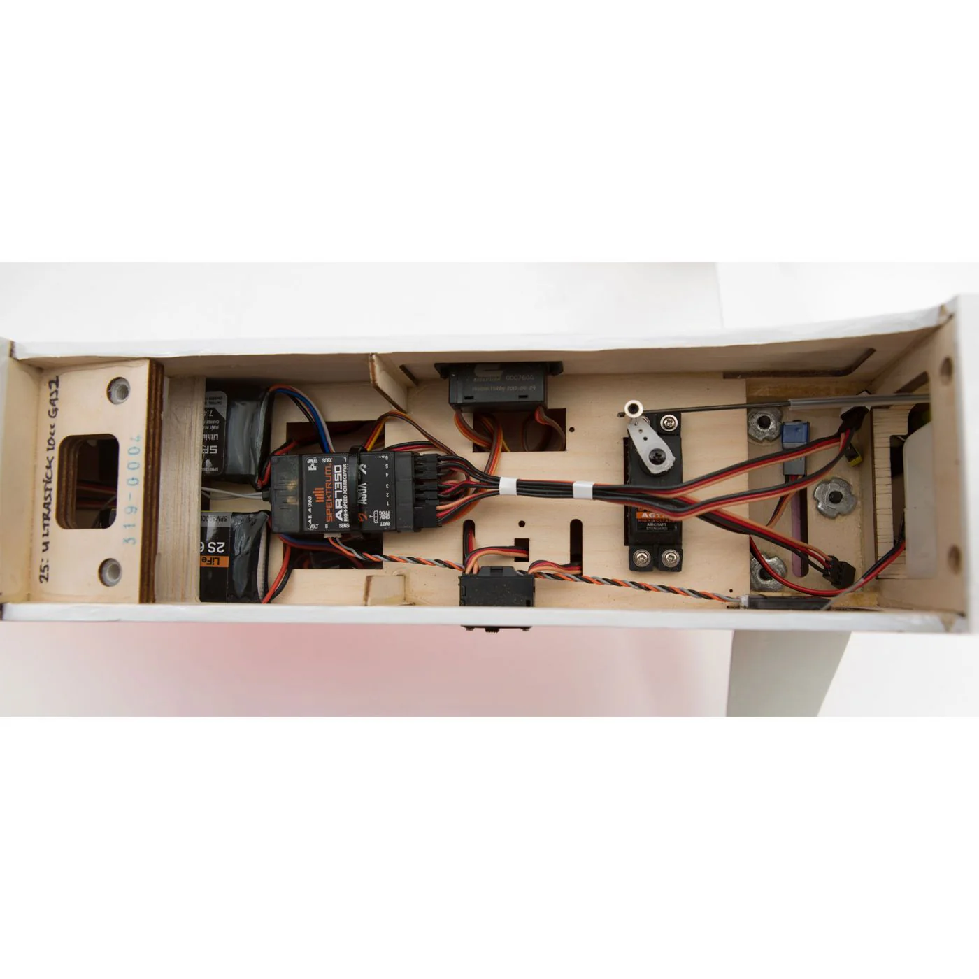 Hangar 9 Ultra Stick 10cc 1524mm ARF HAN2345 - Image 5