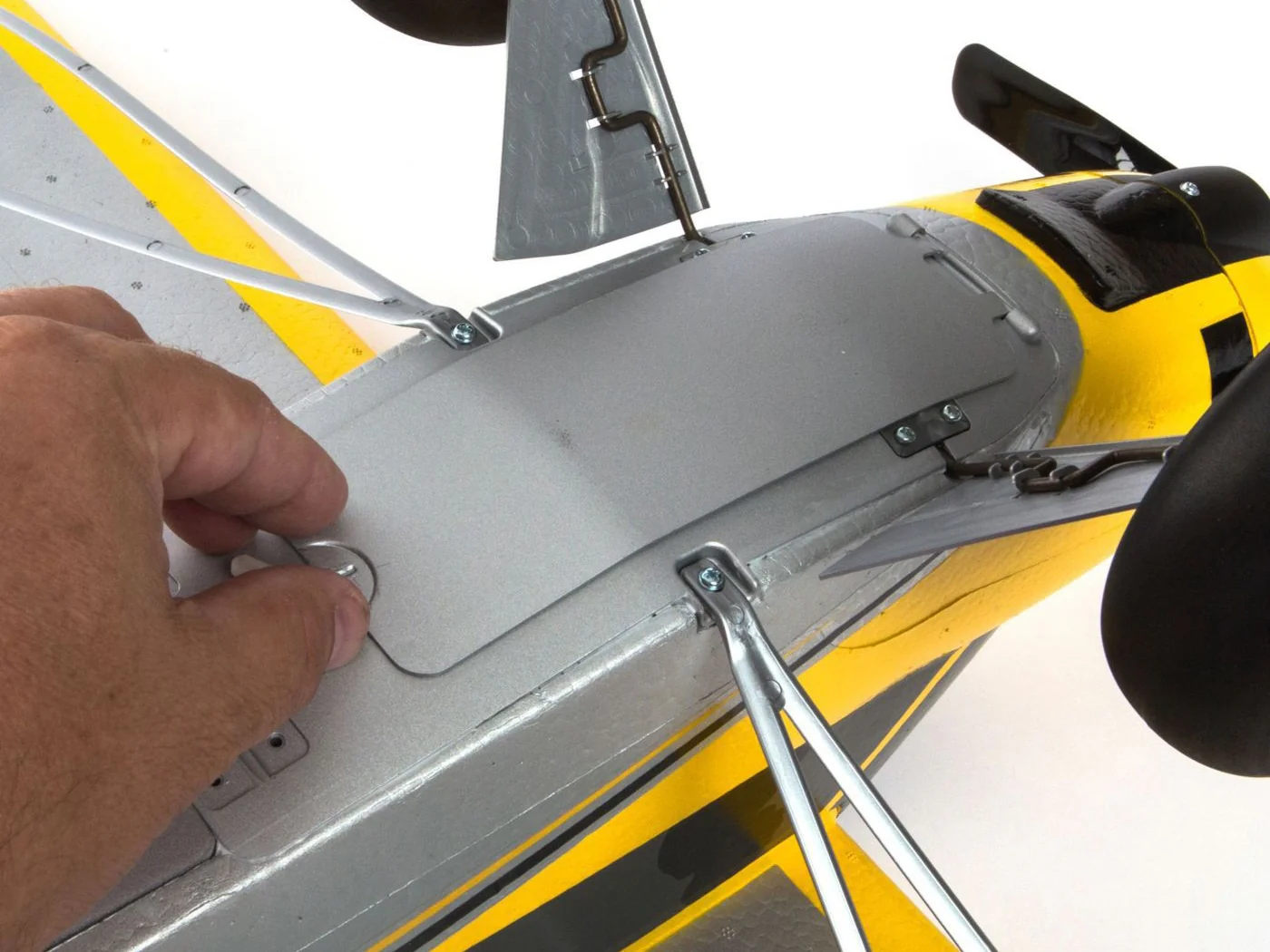 HobbyZone Carbon Cub S2 1.3m BNF With SAFE HBZ32500 - Image 15