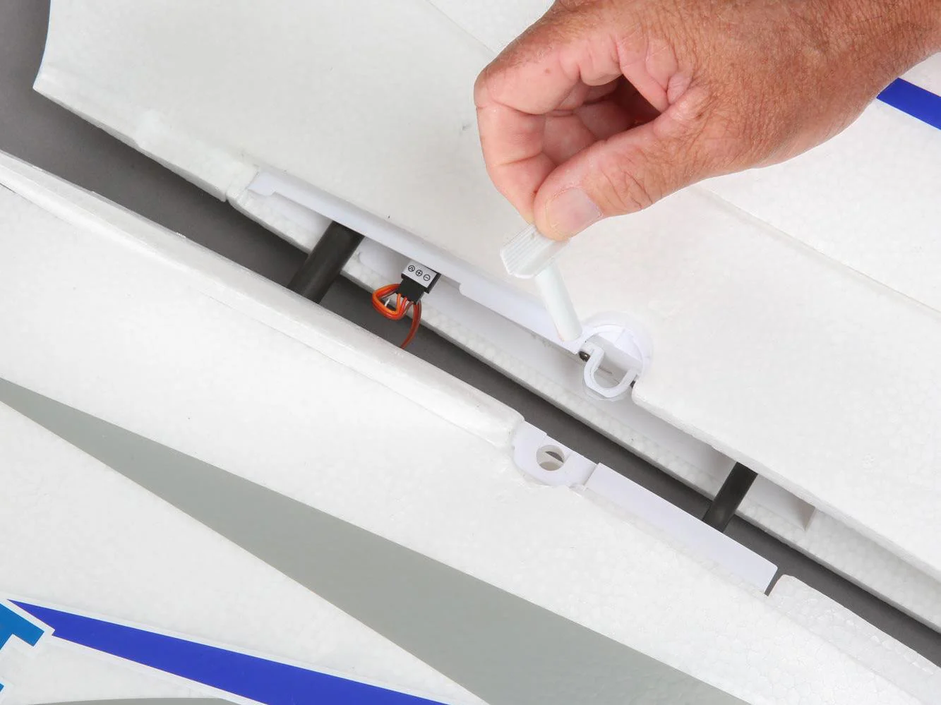 Opterra 2m Wing BNF Basic with AS3X and SAFE Select from E-Flight EFL111500 - Image 10