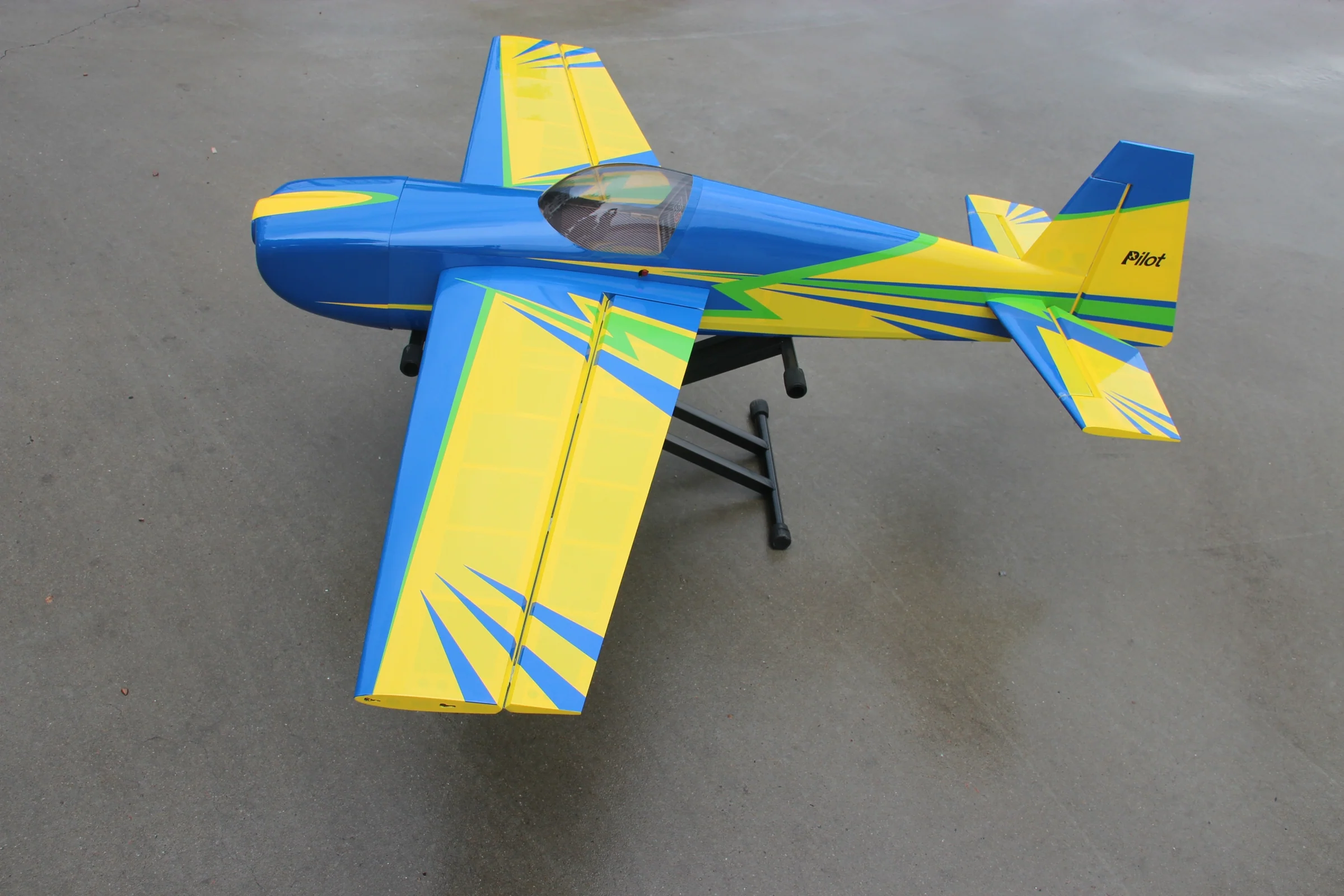 Pilot RC Edge 540 V2 74in Yellow/Blue PIL652 - Image 5