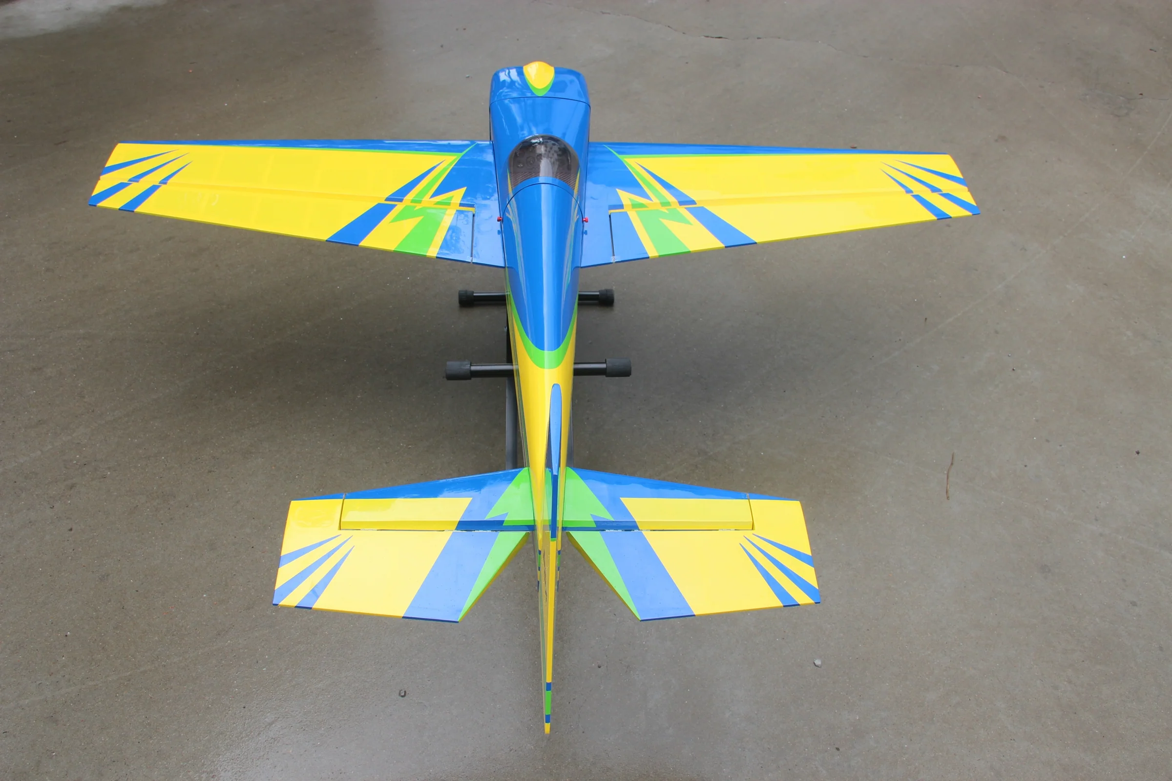 Pilot RC Edge 540 V2 74in Yellow/Blue PIL652 - Image 6