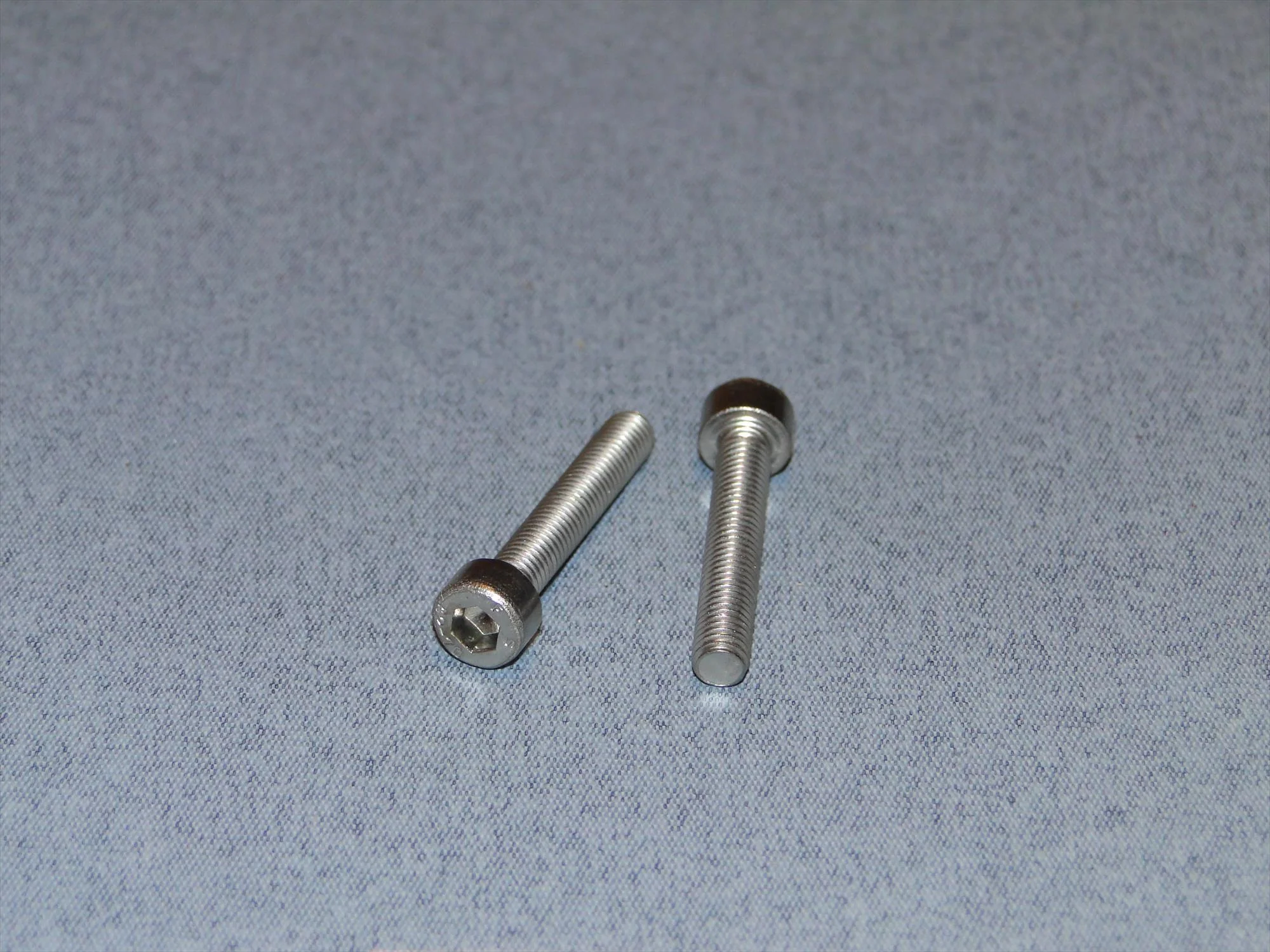 Radio Active Stainless Steel Socket Head Screw M5x30mm (Pk2) SCR01/30M5