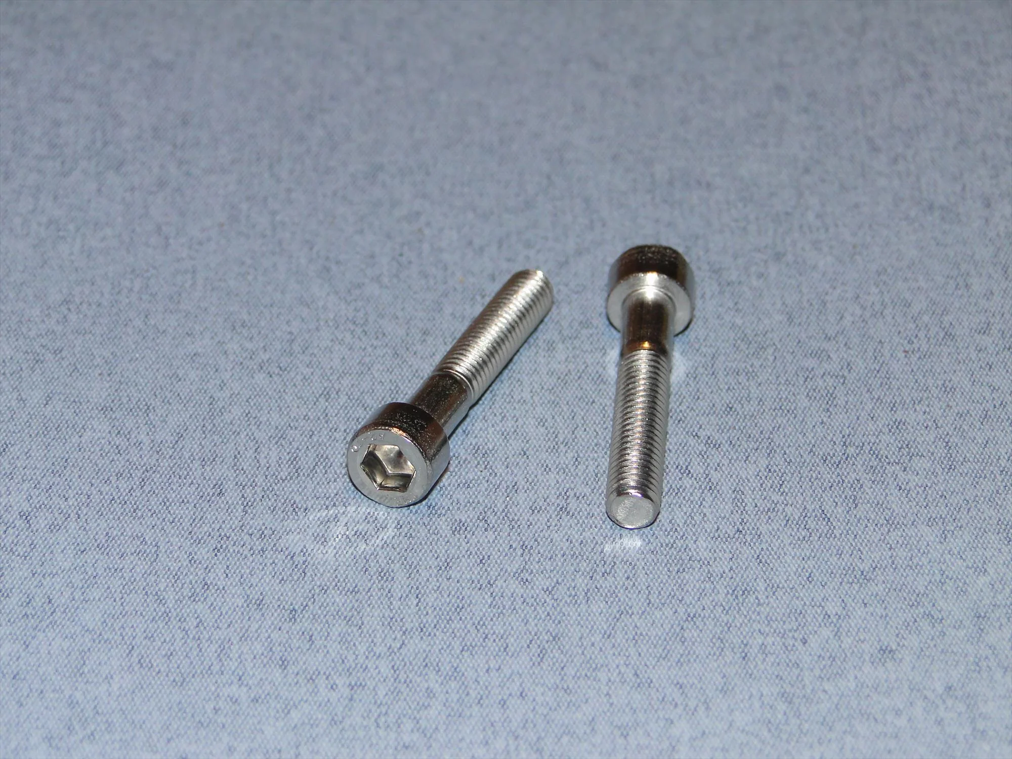 Radio Active Stainless Steel Socket Head Screw M6x30mm (Pk2) SCR01/30M6