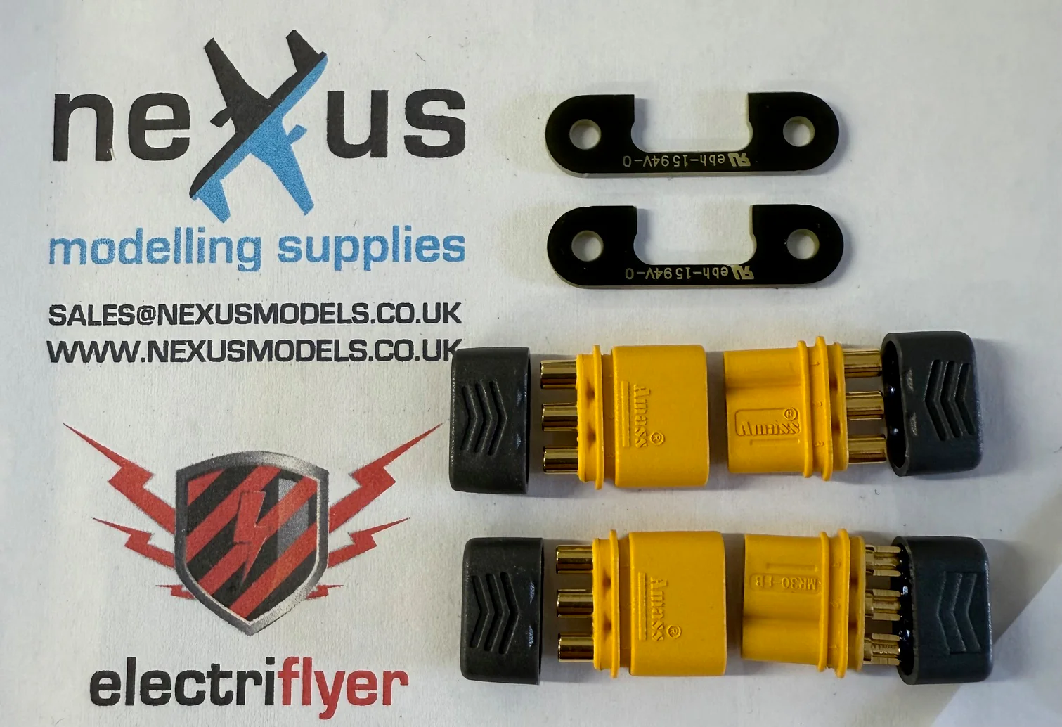 Servo Plug MR30 Set with Covers (Amass) and Mounting Plate Similar to Powerbox 1132