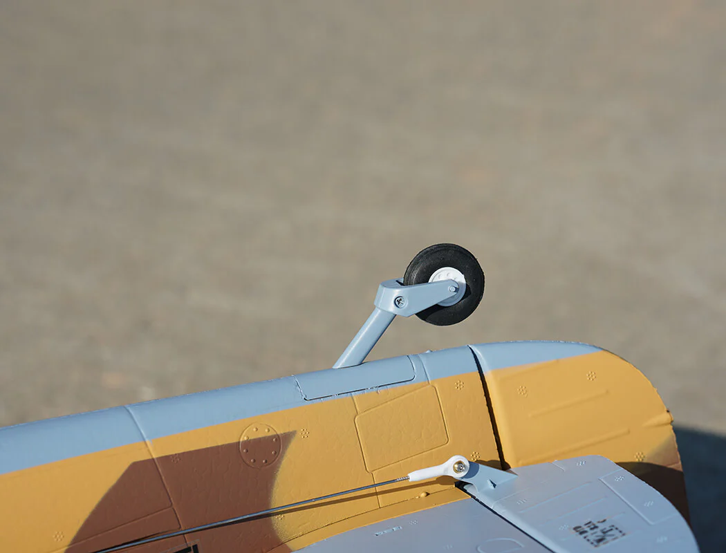 XFLY Supermarine Spitfire Mk.IX Brown 1200mm XF123P-B - Image 5