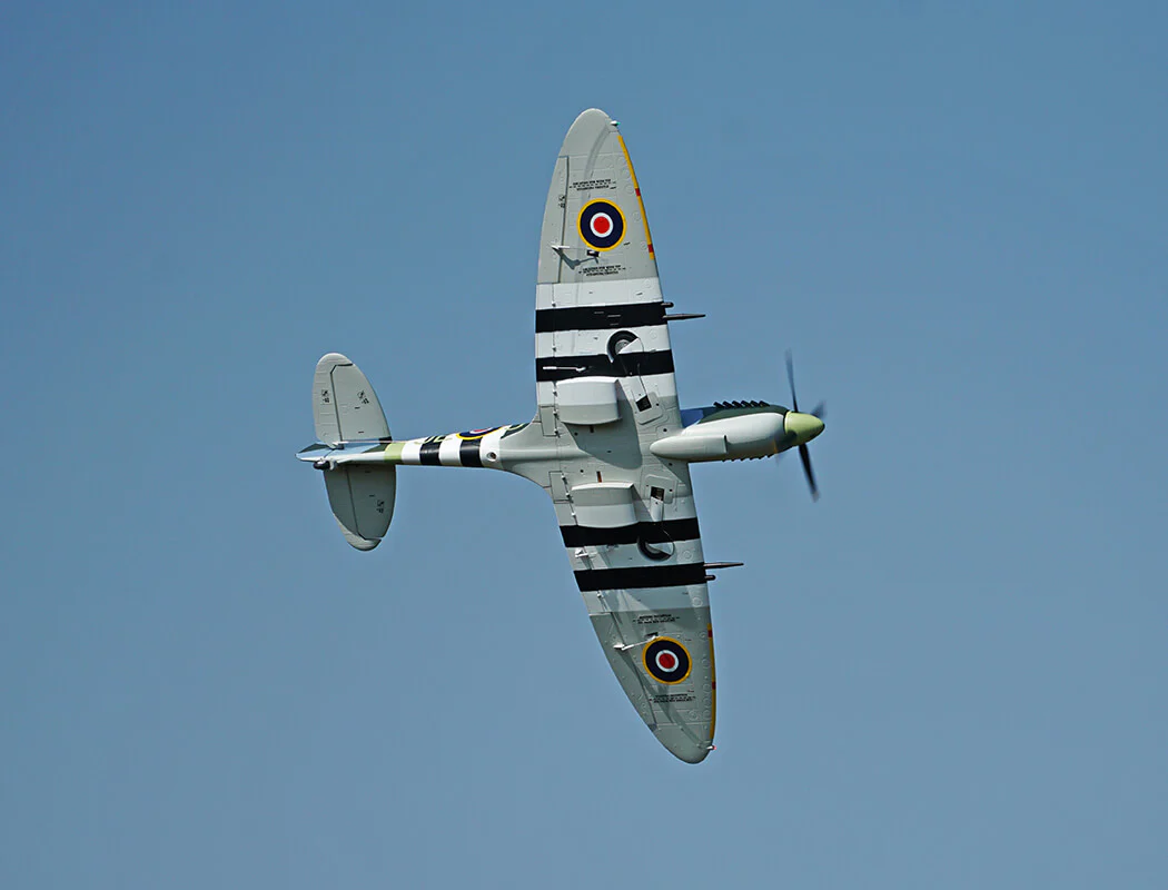 XFLY Supermarine Spitfire Mk.IX Green 1200mm - Image 12